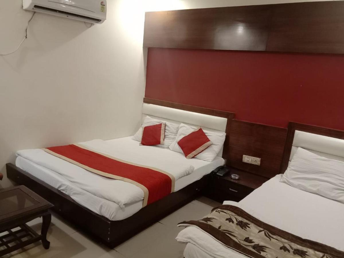 Hotel Star Palace New Delhi Eksteriør billede